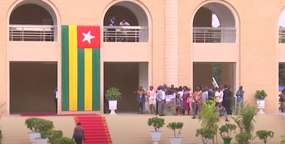 Togo : la présidence annonce le report des élections législatives et régionales.